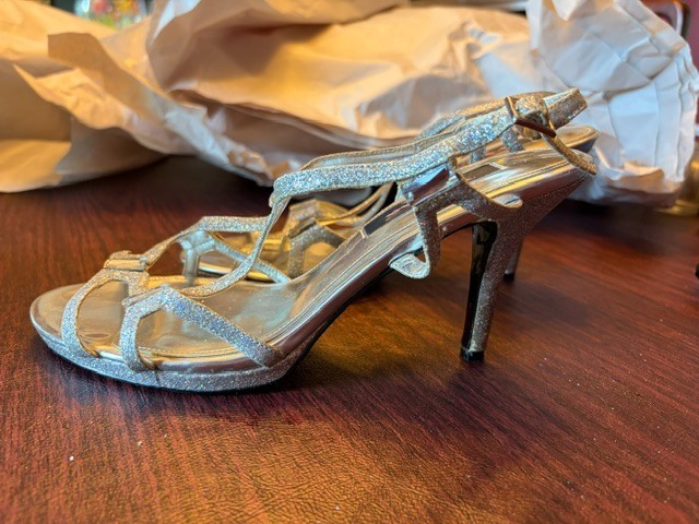 Nina Shoes Womens Size 8 M Silver Sparkly Glitter Rhinestone Heels Comfort
