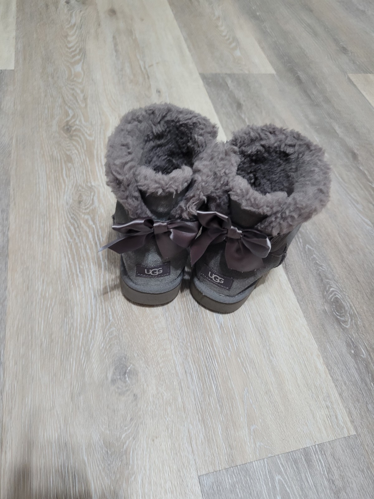 UGG Mini Bailey Bow II ankle boots Grey Winter Boots Size 8