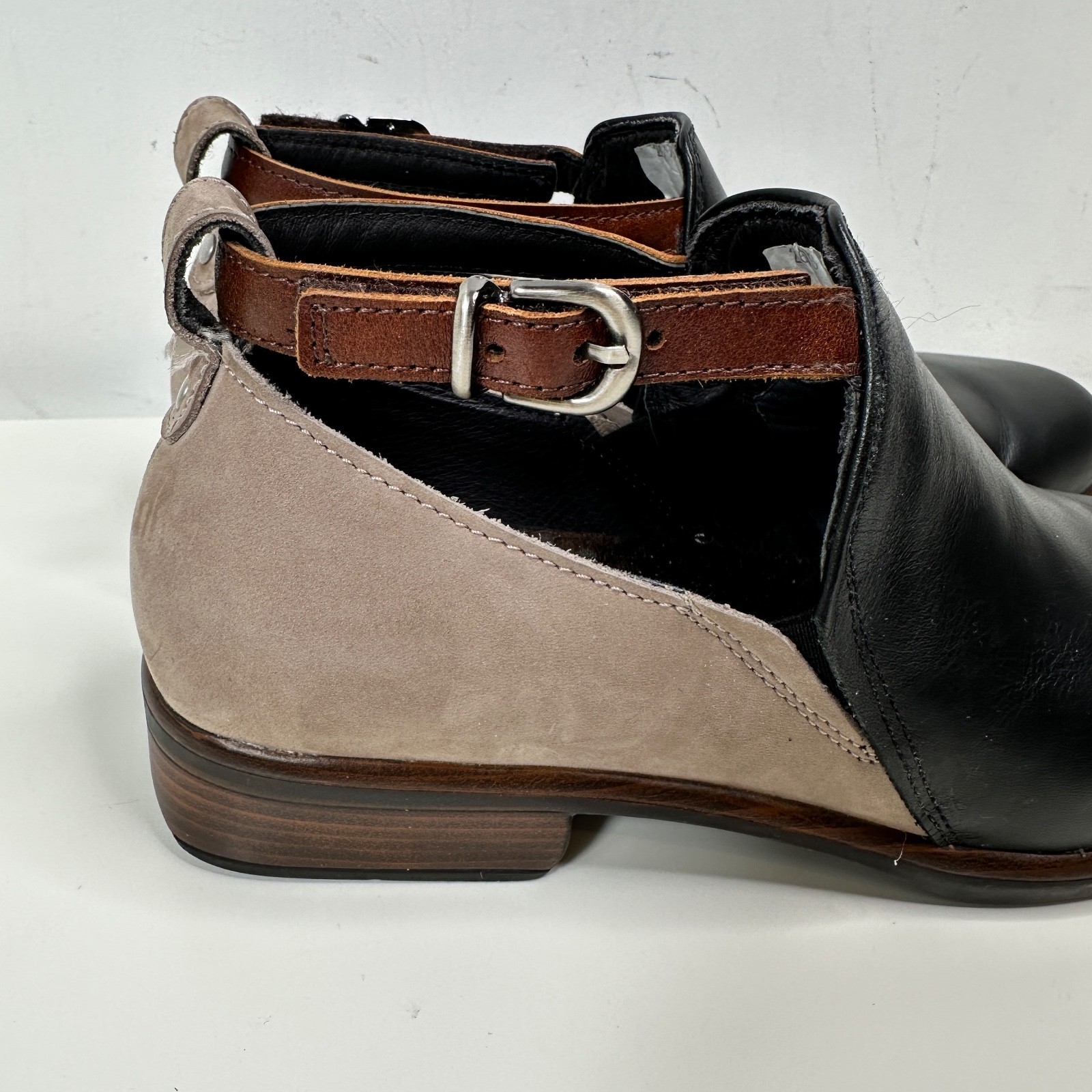 Naot Kamsin Transitional Bootie Cutout Leather Black/Stone Luggage Women’s EU 39