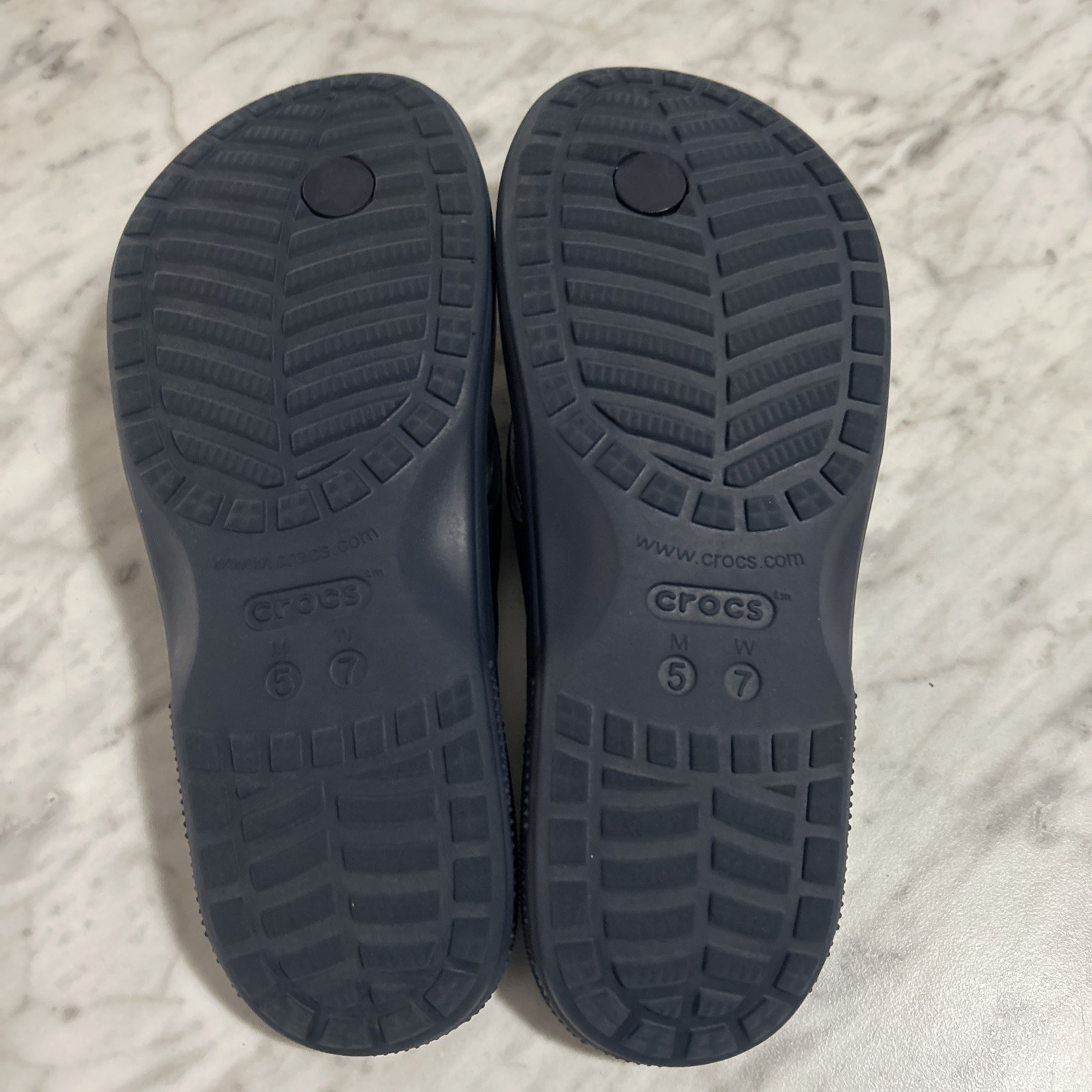 Crocs Baya Sandals Women’s size 7 Blue Comfort Thong Flip Flop Slip On