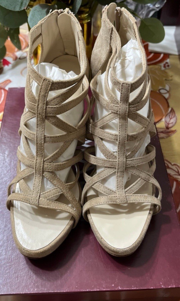 Sz 6 Almalfi Heels MSRP $250