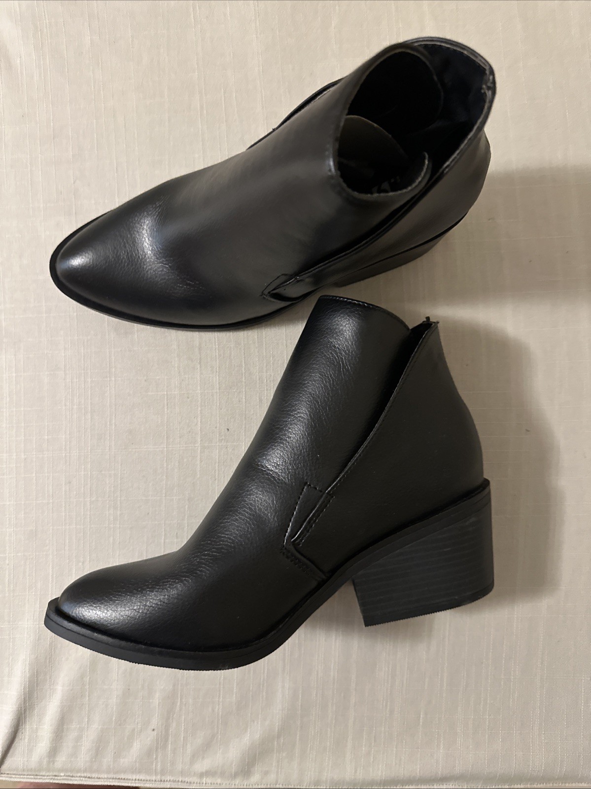 Women’s Apt. 9 – Makea Ankle Boots Black Size 9 MED w. 2 inch heels – NEW IN BOX