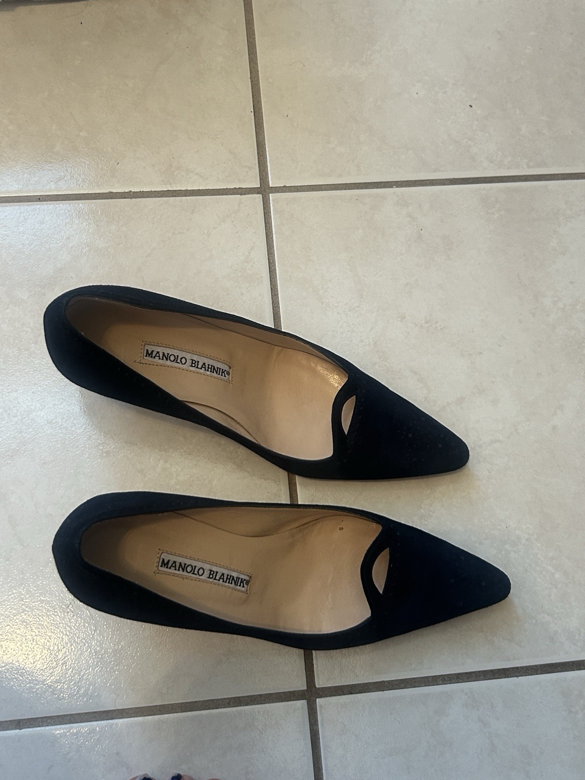 Manolo Blahnik 35.5 Blue Suede Kitten Heel Pump