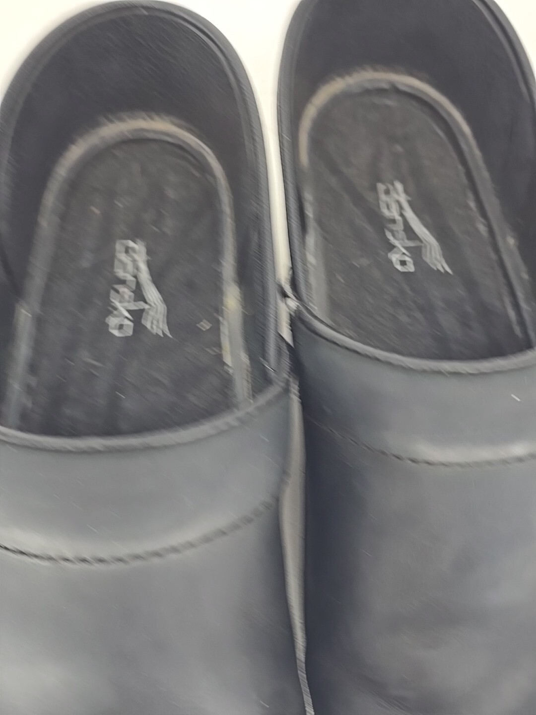 Dansko Shoes Women’s Size 38 US 7.5-8 Black Leather Nursing Clogs ~ READ SEE PIC