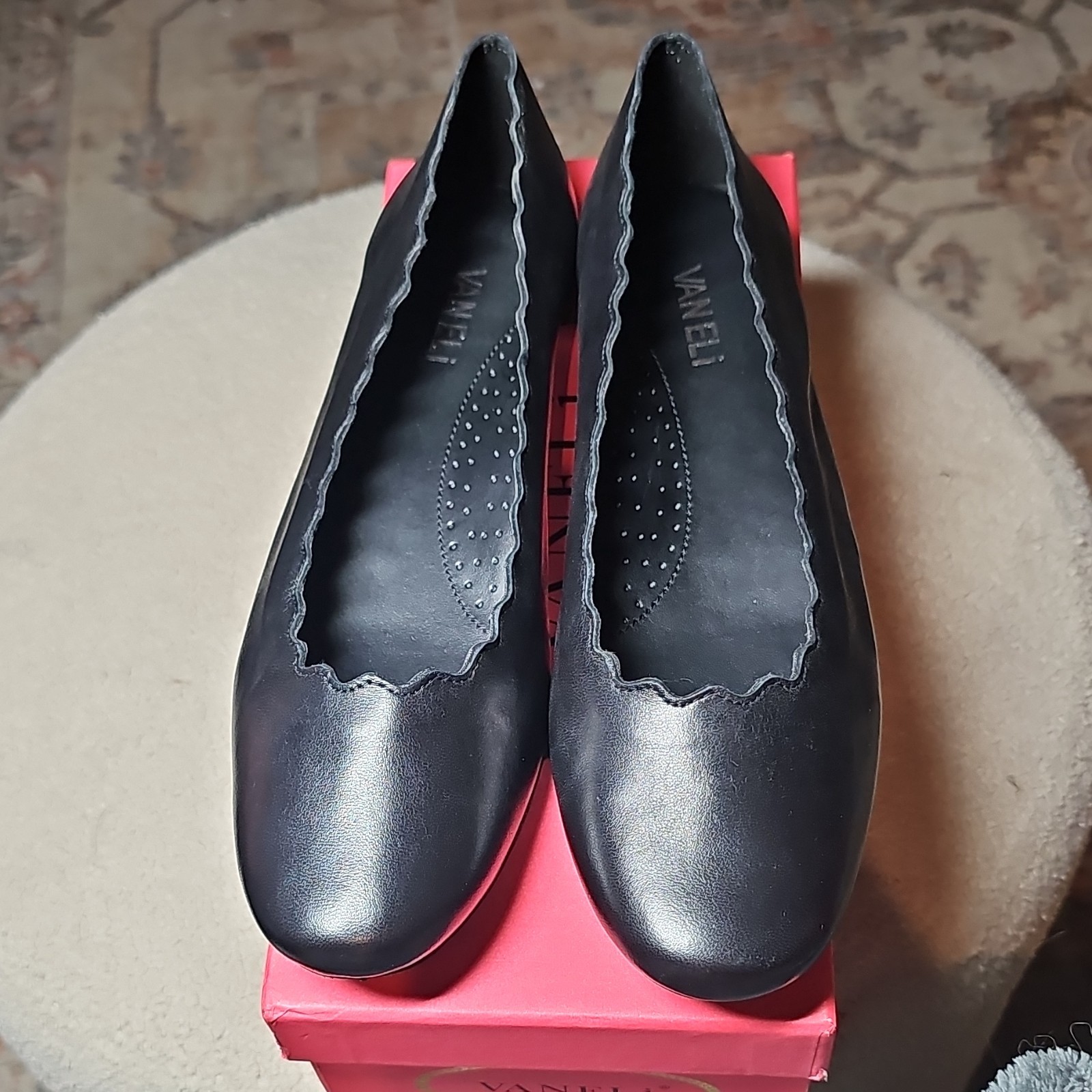 VANELi Black Nappa Leather Ballet Flats Round Toe Scalloped Slip-On US 9 1/2 N