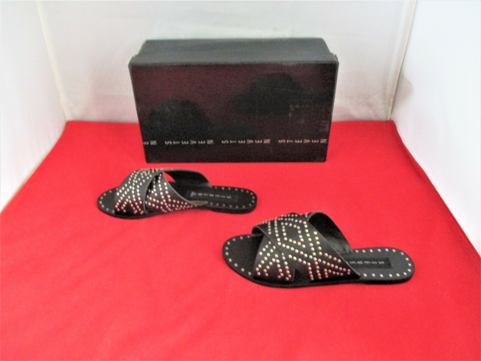 STEVEN NEW YORK Women’s Girlish Studded Flat Sandals $90 US Size 5 – Black #161