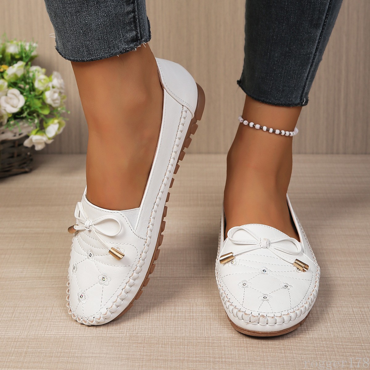 Womens Bow Accent Loafers Slip-On Casual Flat Driving Shoes for Daily Wear