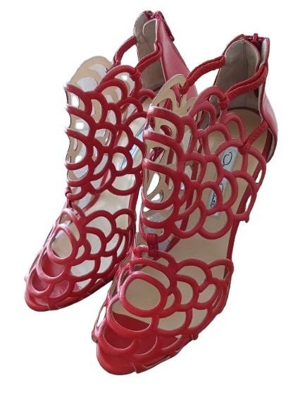 Oscar de la Renta Gladia Scalloped Red Leather Stiletto Sandals
