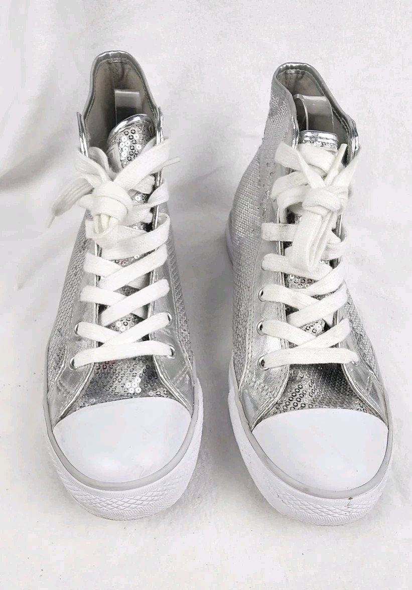 Gotta Flurt Silver Sequin/ White Women’s High Top Shoes 11 Destiny