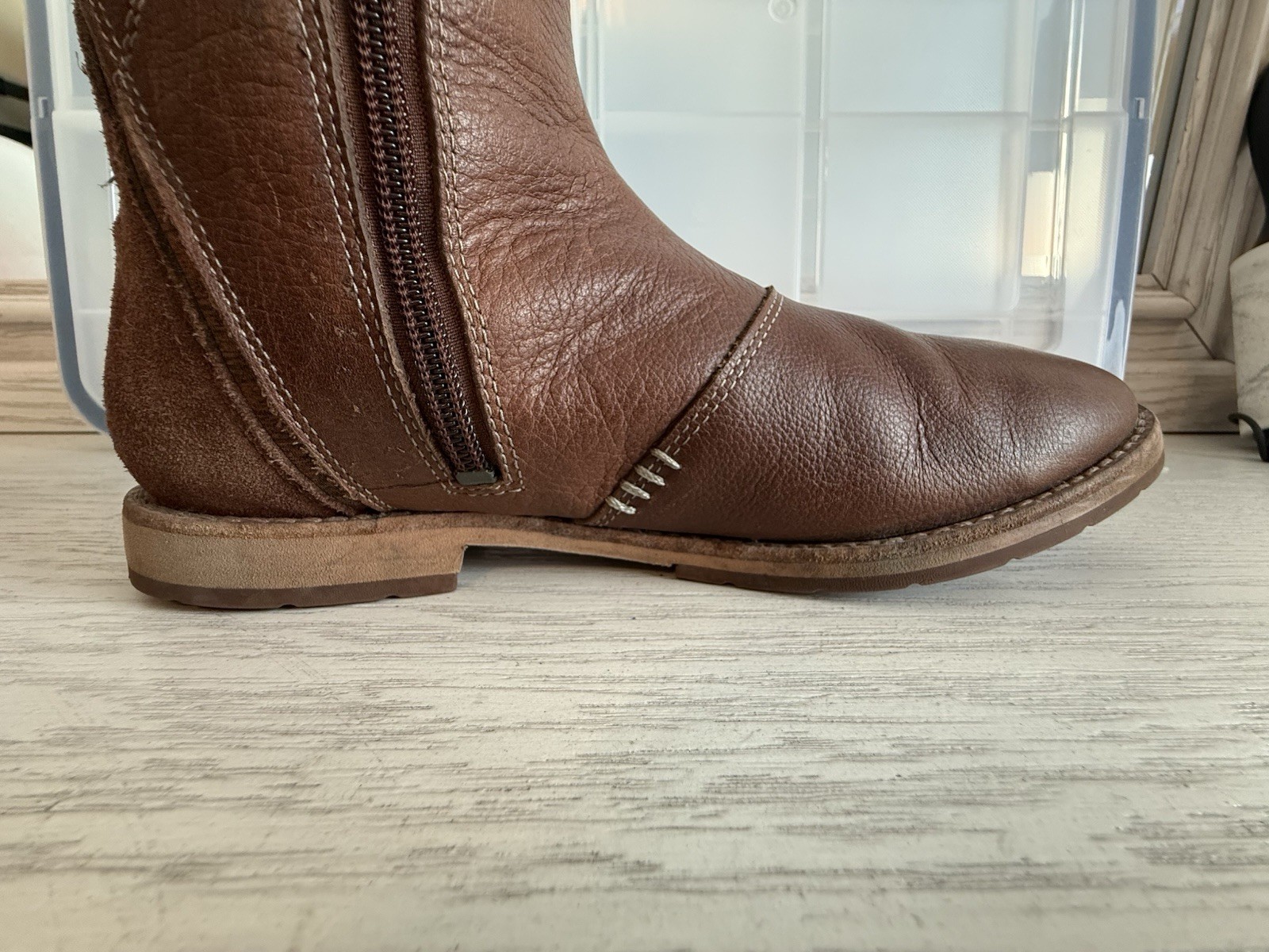 Ahnu Helena Women’s Tall Riding Boot Size 8 Leather Full Zip Round Toe Full Zip