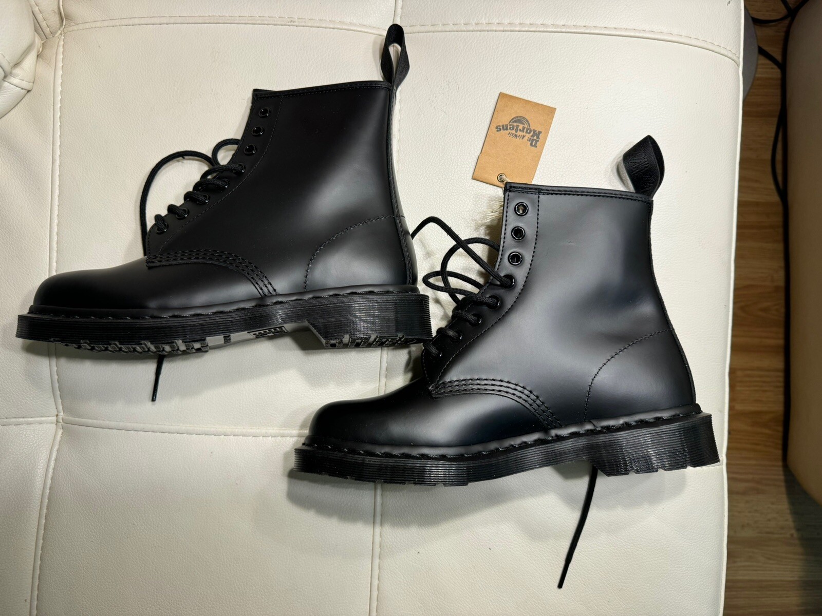 Dr martens 1460 MONO SMOOTH LEATHER LACE UP BOOTS Size 9 Women 8 Men