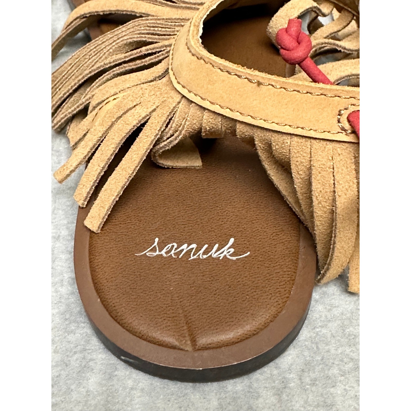 Sanuk Fringe Sandals Womens 7 Tan Excellent Boho Tassel Bungee Ankle Wrap Thong