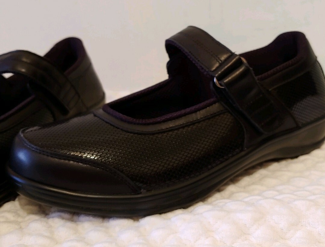 Orthfeet Women’s Mary James Size 9 with 1/8 Spacer Black Leather NWOT