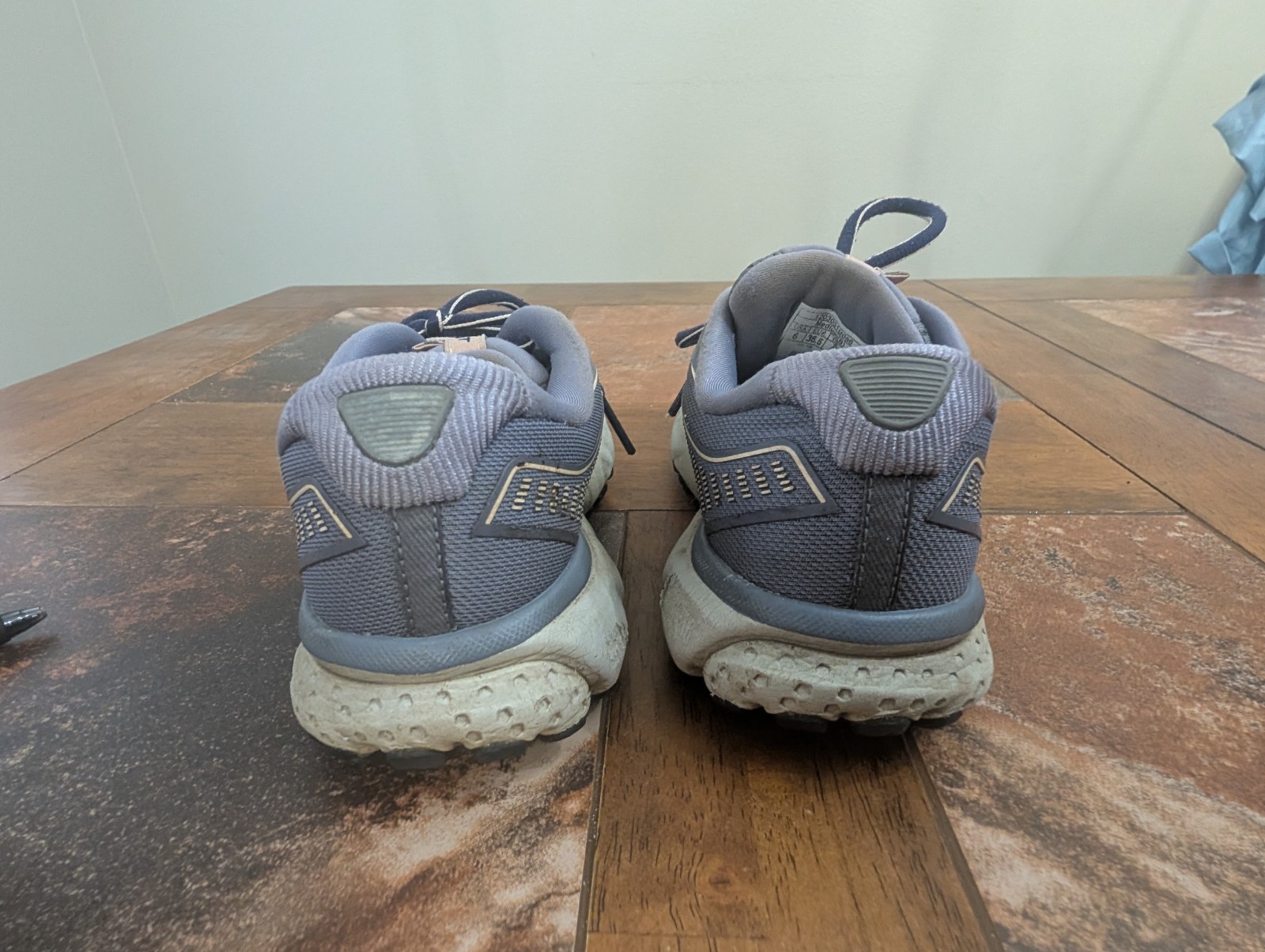 Brooks Womens Ghost 12 Running Shoes Gray Mesh Lightweight EVA 6 B