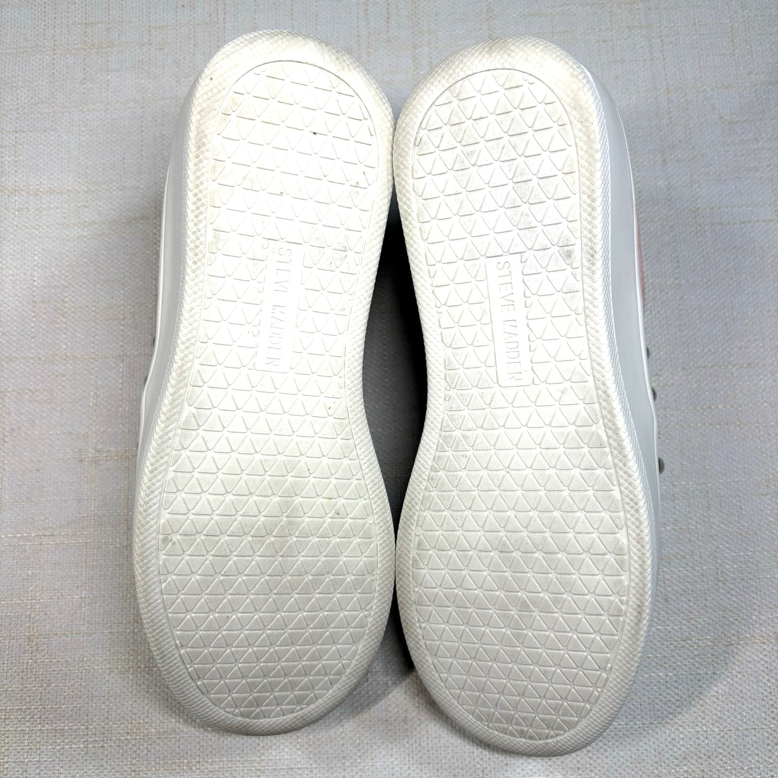 Steve Madden Garcelle Rose Pink Satin Pearl Slip-On Shoes Sneakers Size 6