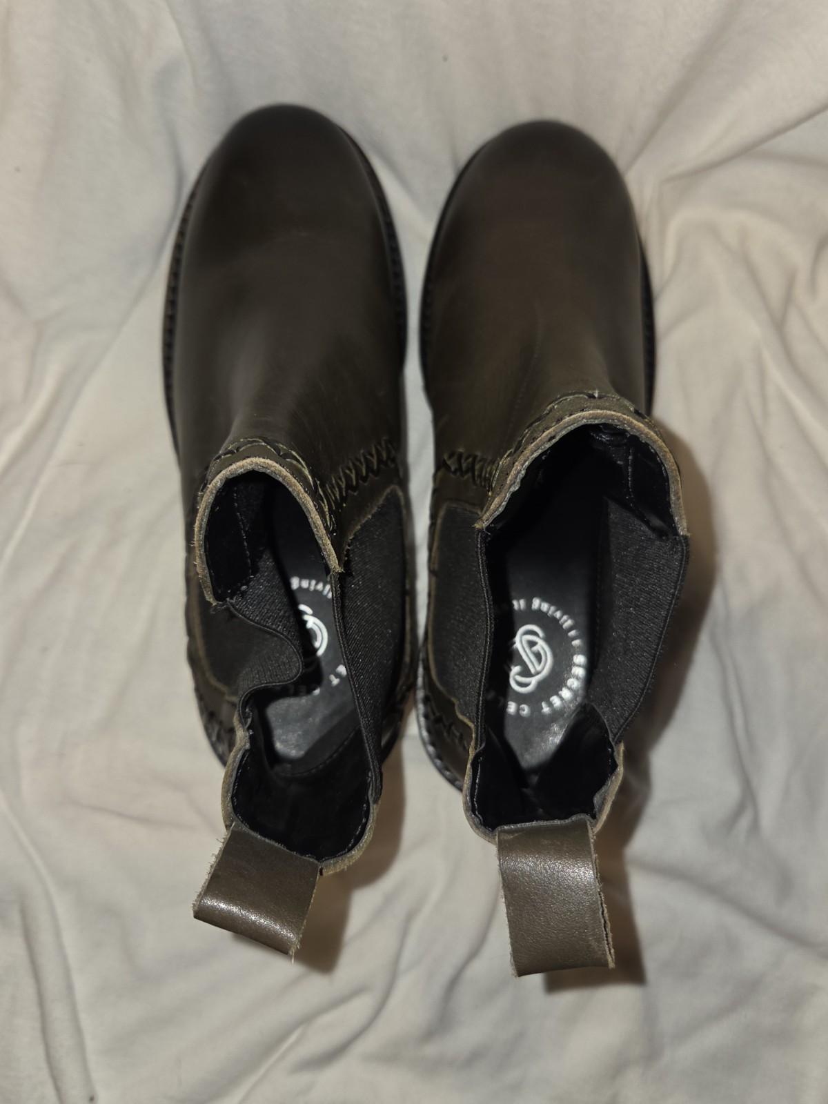 Secret Celebrity Living It Up Ankle Boots Size 9 Khaki W/ Black