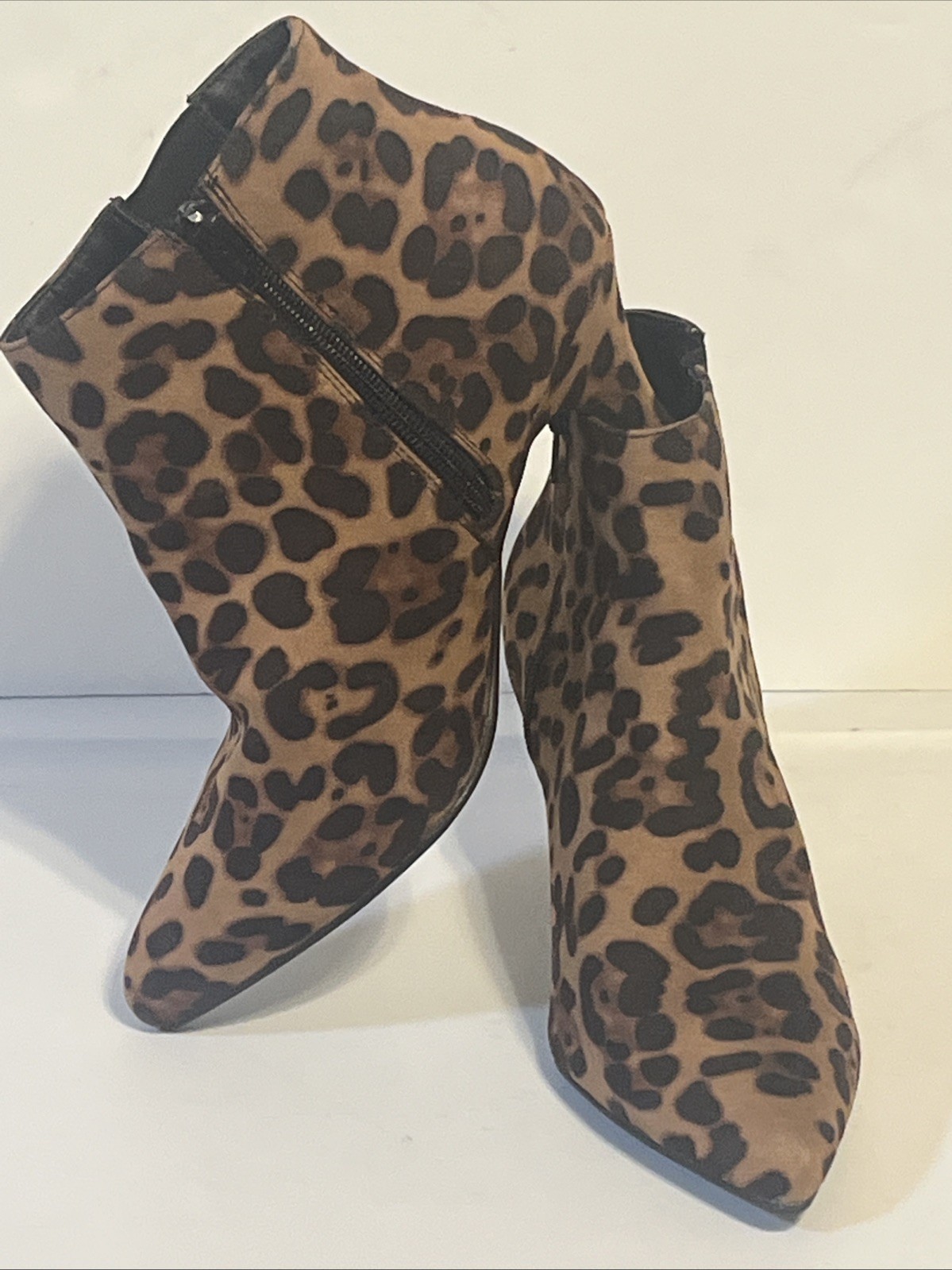 Cheetah Print Low Cut Boots C Comfort EST 1946 Size 8w Inside Zipper 2.5 In Heel