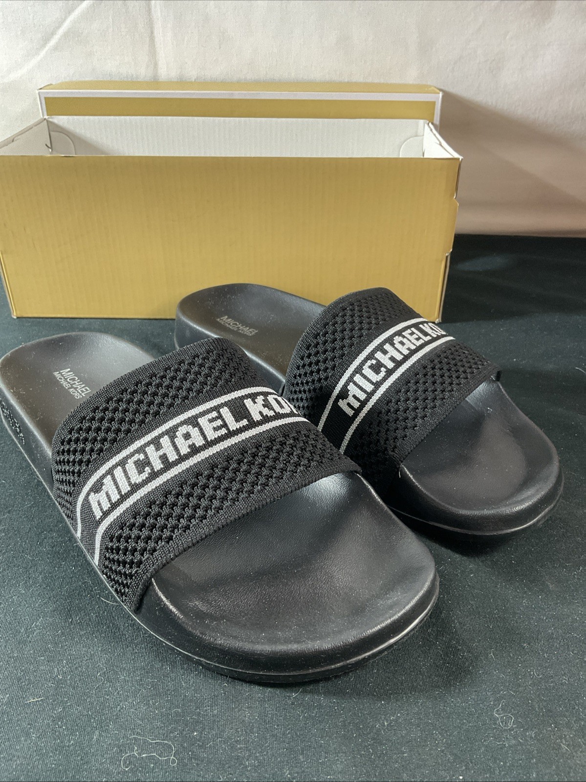 Michael Kors Gilmore Slide 8M EUC See Photos