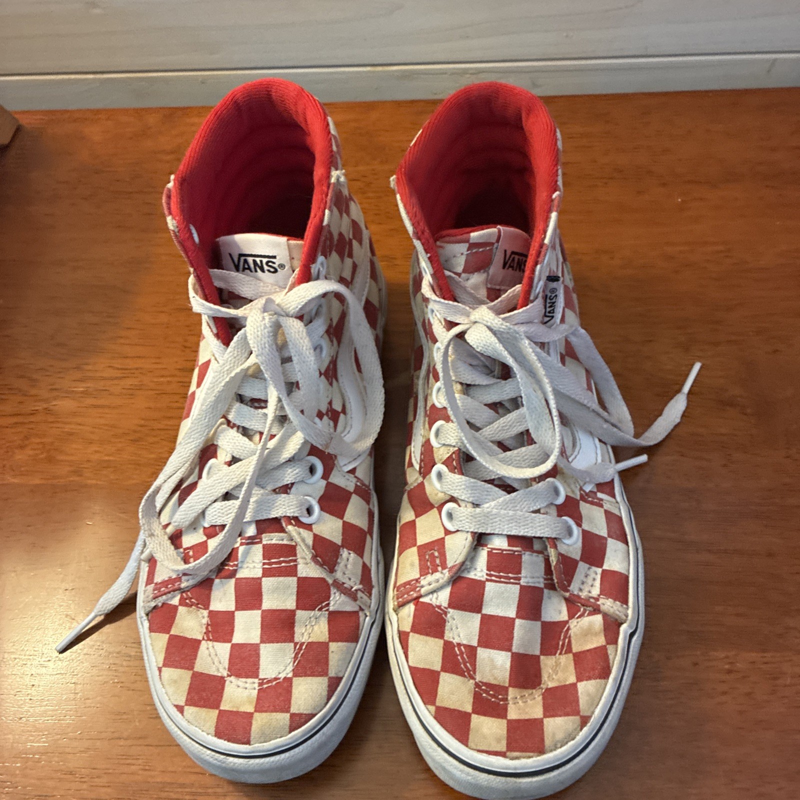 VANS Red White Checkerboard Canvas High Top Lace-Up Women’s Size 6 Sneakers