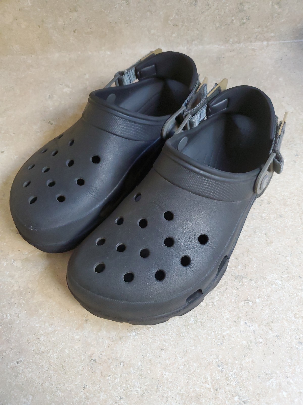 Crocs Iconic Comfort Black Clogs Size M7 W9 Pre-Owned Casual Shoes