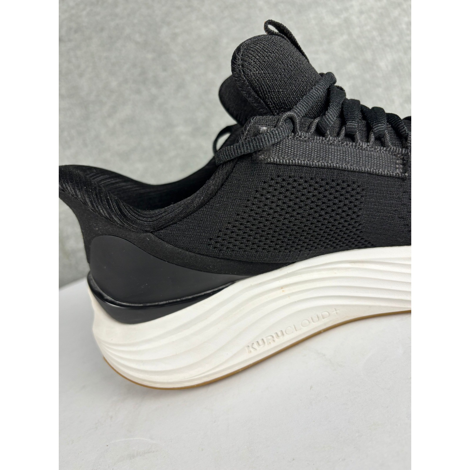 Kuru Atom 2 Athletic Walking Shoe Wide Width Size 9 Black Gum Sole