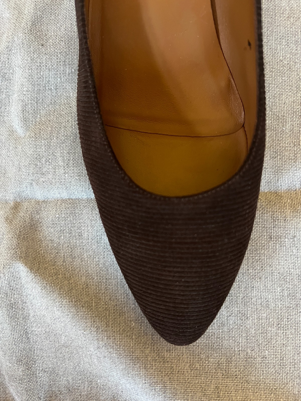 Aquatalia Pasha Expresso Brown Corduroy Suede Pumps NEW 8.5