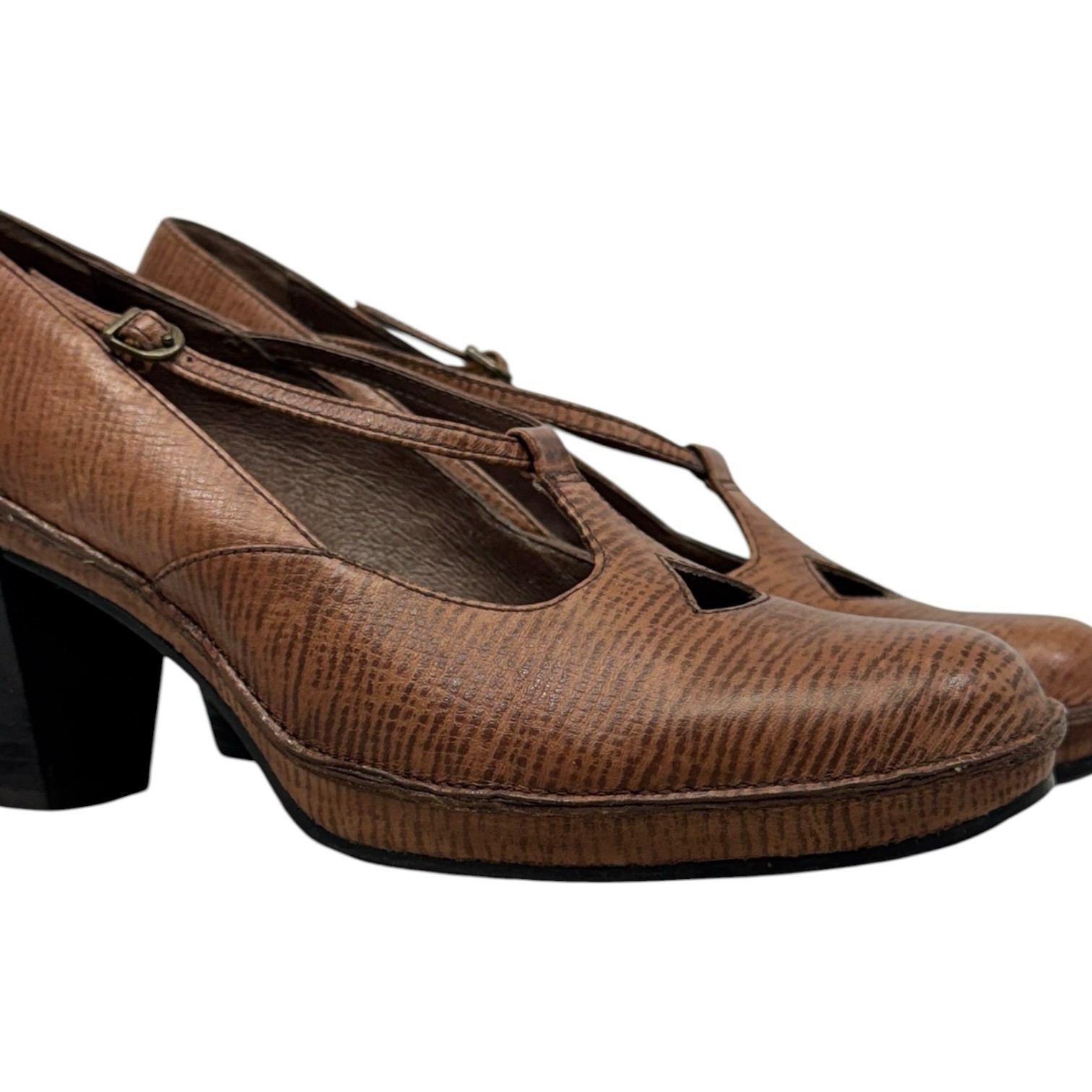 CLARKS ARTISAN Womens 9.5 Embossed Leather T Strap Pumps Maryjane Heels 73872