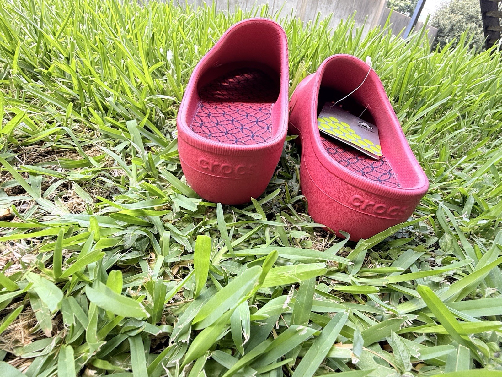 Crocs Tully Women’s Red Slip-On Comfort Clog Shoes US 9 Women’s with Jibbitz