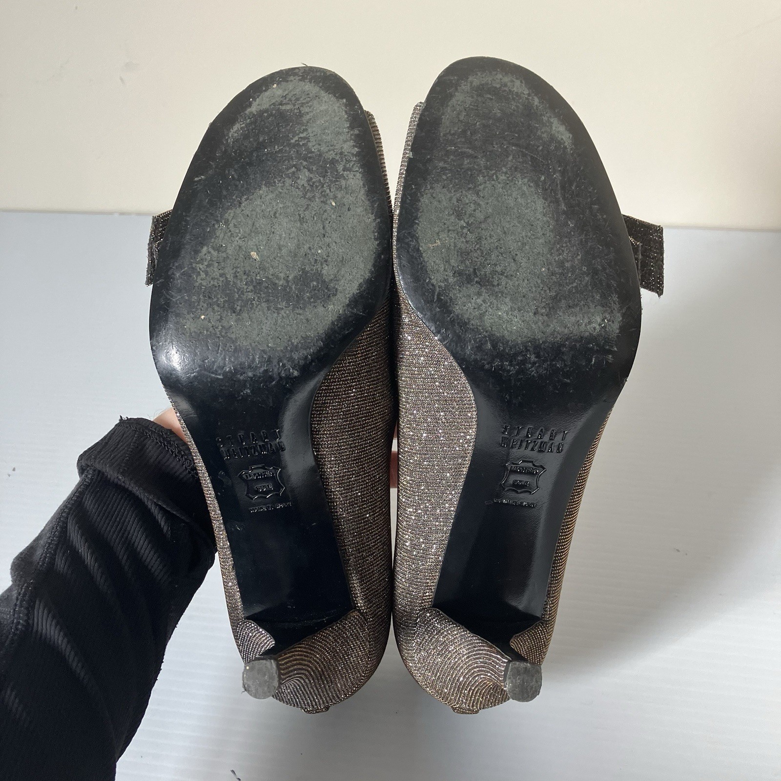 Stuart Weitzman Pyrite Nocturn Glitter Bowover Peep Toe Pumps size 7.5