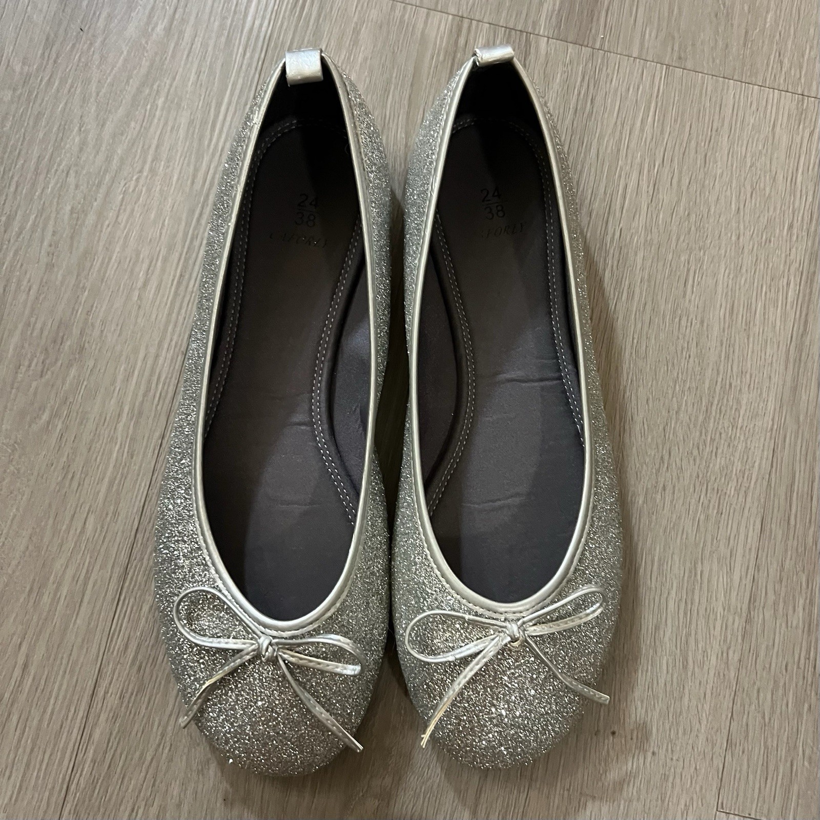 Women’s Silver Glitter Ballet Flats Slip-On Round Toe EU 38 US 7.5