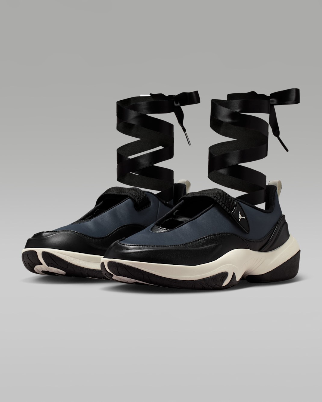 NIKE Women’s Jordan Pointe Shoes IB8597-001 Black/Sail