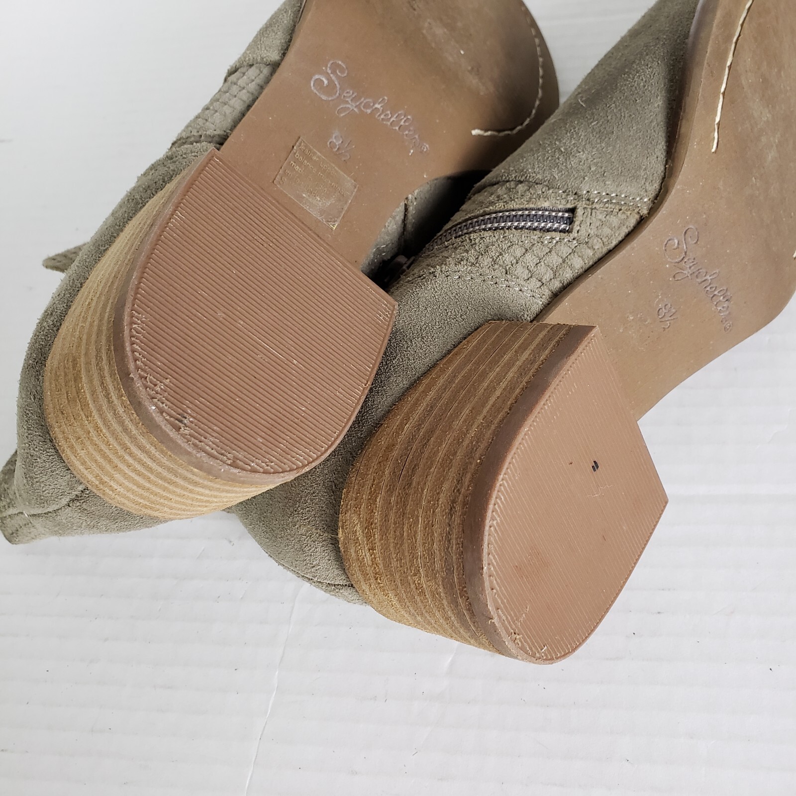 Seychelles Ankle Boots Womens 8.5 Gray Suede Leather Embossed Block Heel Zip