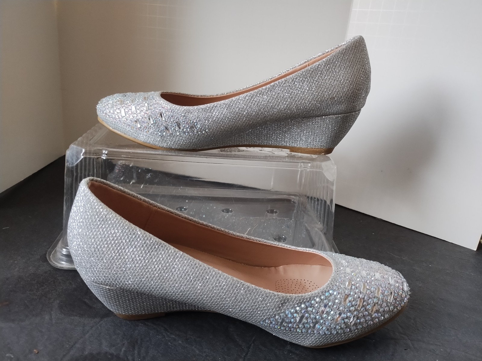 Ladies’ NEW Forever Flat Iridescent Slip On Wedge Heel Shoes Sz. 5