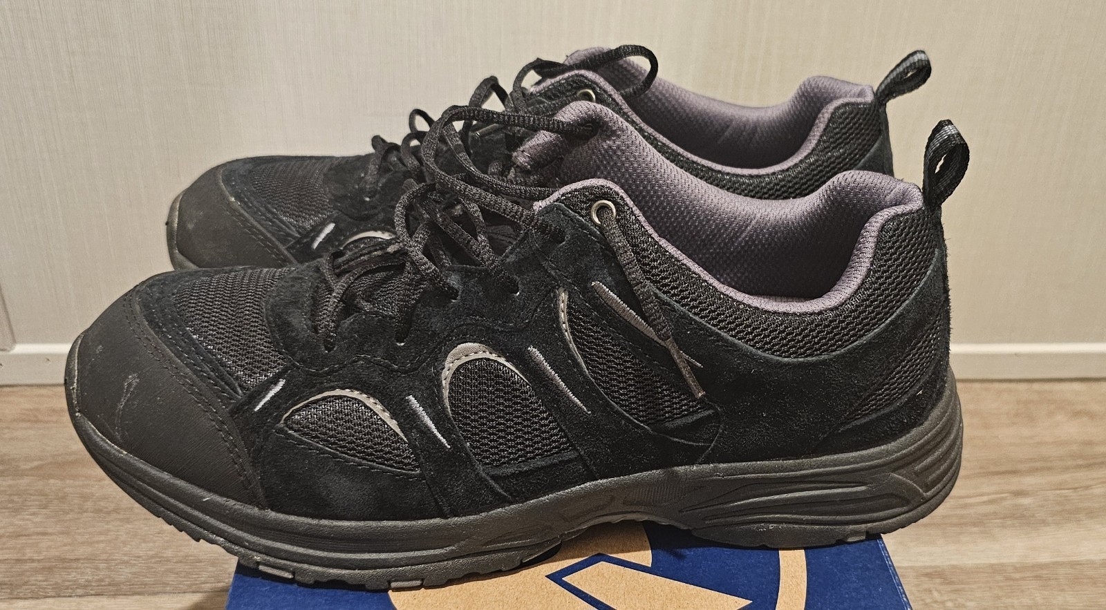 Size 10 Propet Womens Black Walking Shoes Athletic Hiking Orthopedic Sneaker