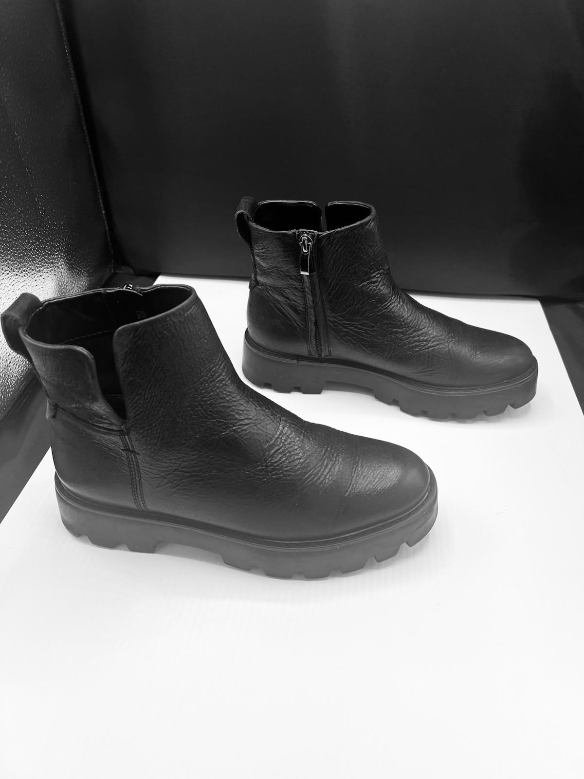 Franco Sarto Billie Black Leather Lug Sole Ankle Boots Women’s 7.5 Zip Comfort