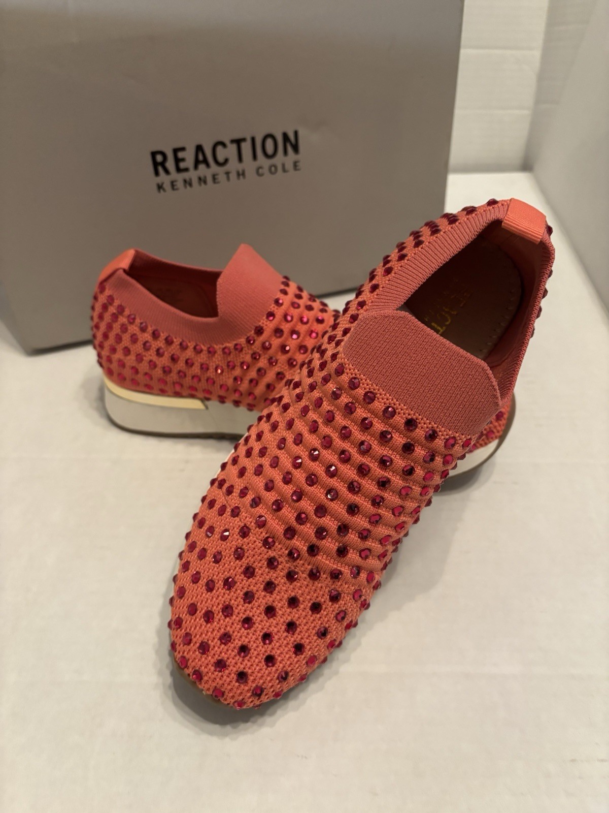 Kenneth Cole Reaction Cameron Jewel Jogger (Sunset) New in Box Size 6M 061
