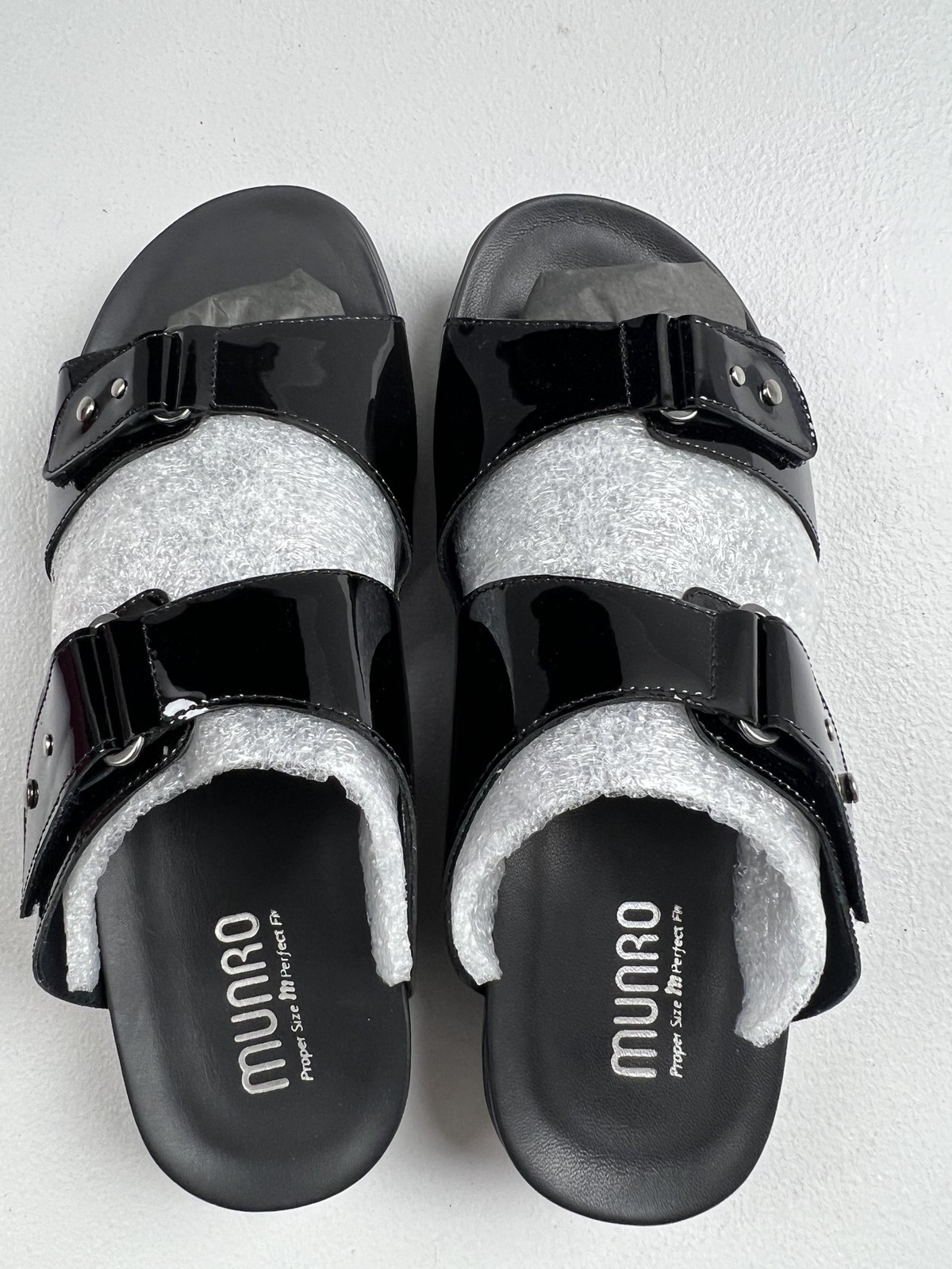 Munro Maclaine Shoes Womens Size 10.5W Black Patent Slide Sandals Wedge Comfort