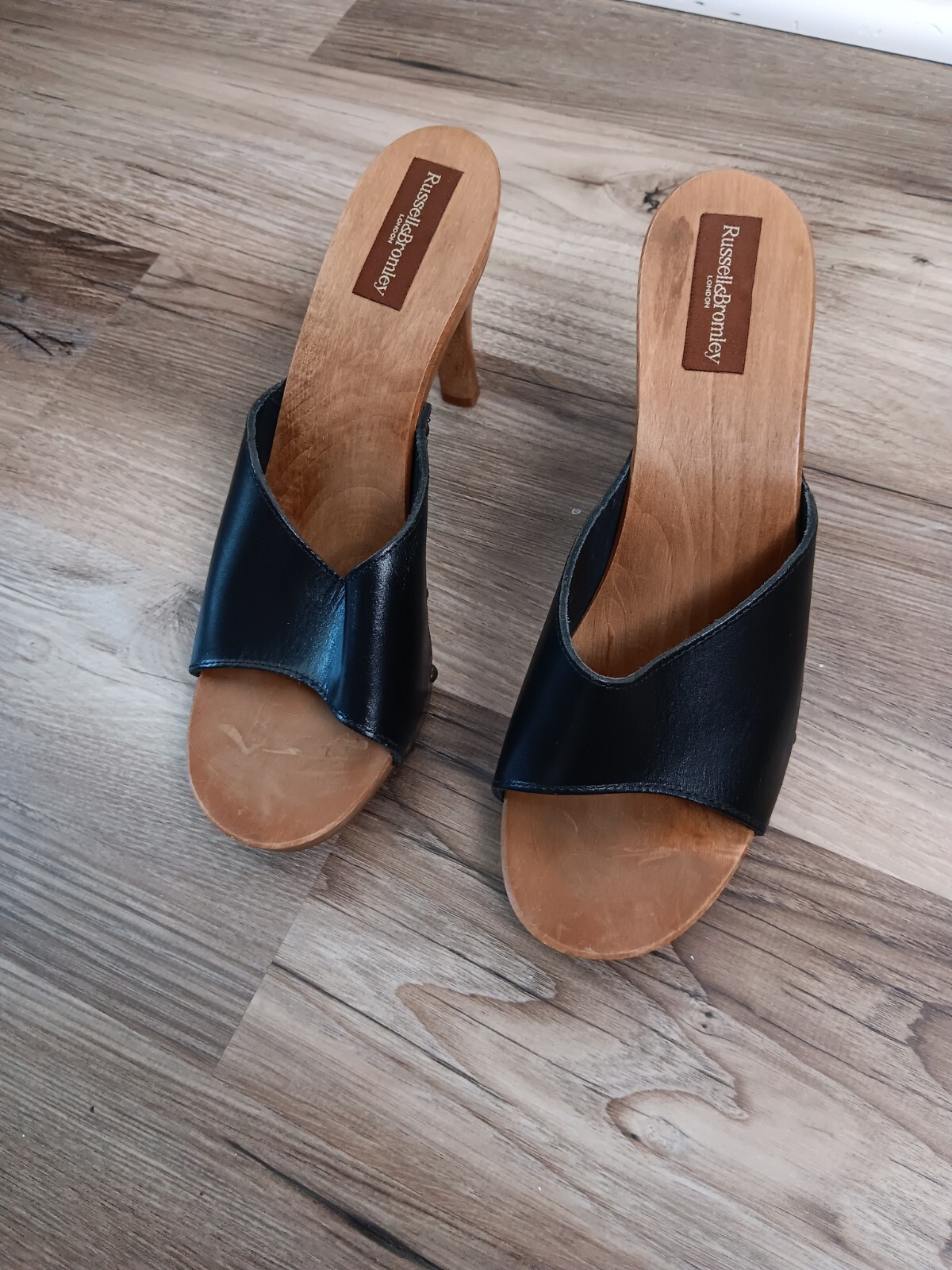 RUSSELL & Bromley Sandals Women’s 41 Black Leather Wood Sole Made In Italy