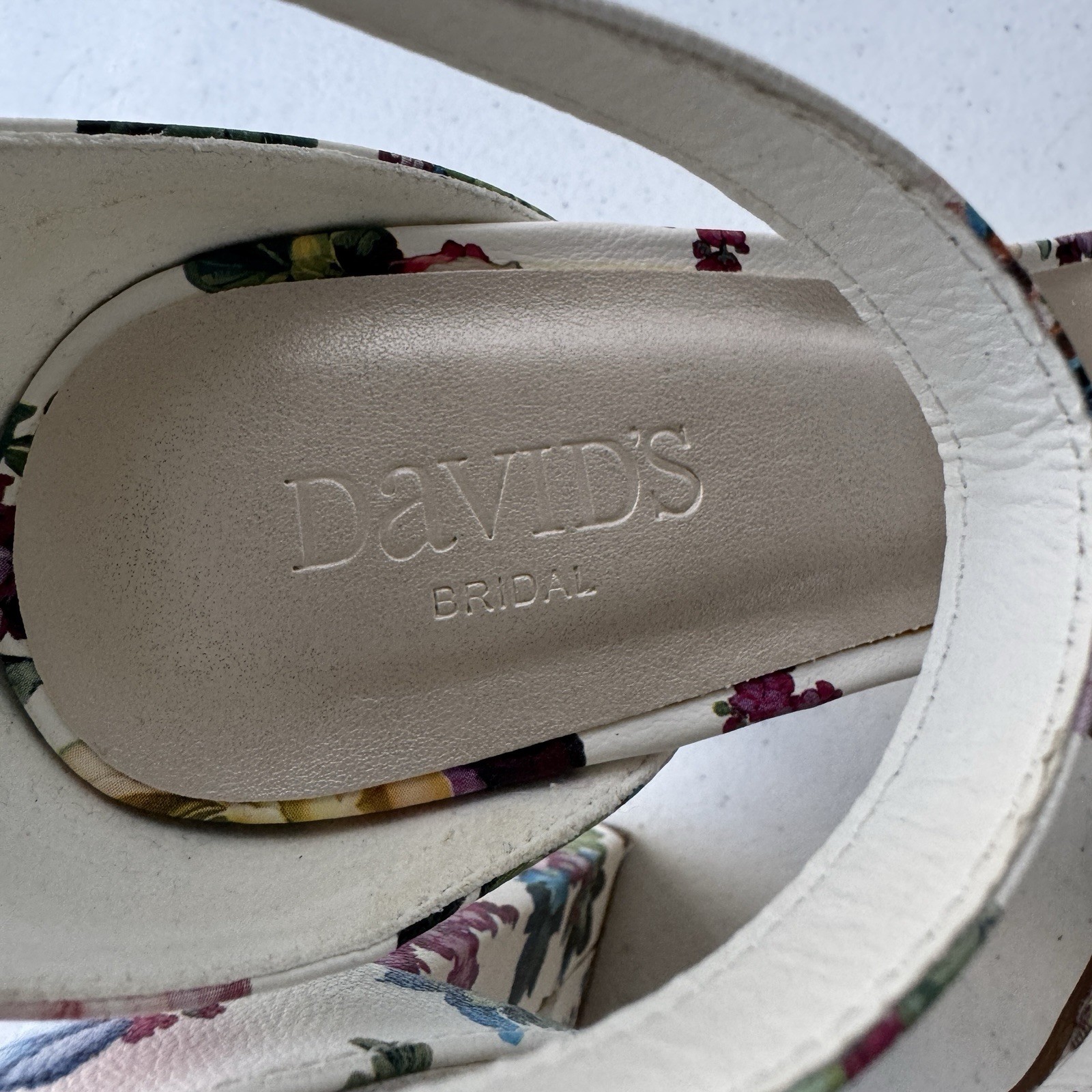 David’s Bridal Flora Block Heel Women Size 8M Ankle Strap Shoes White Multicolor