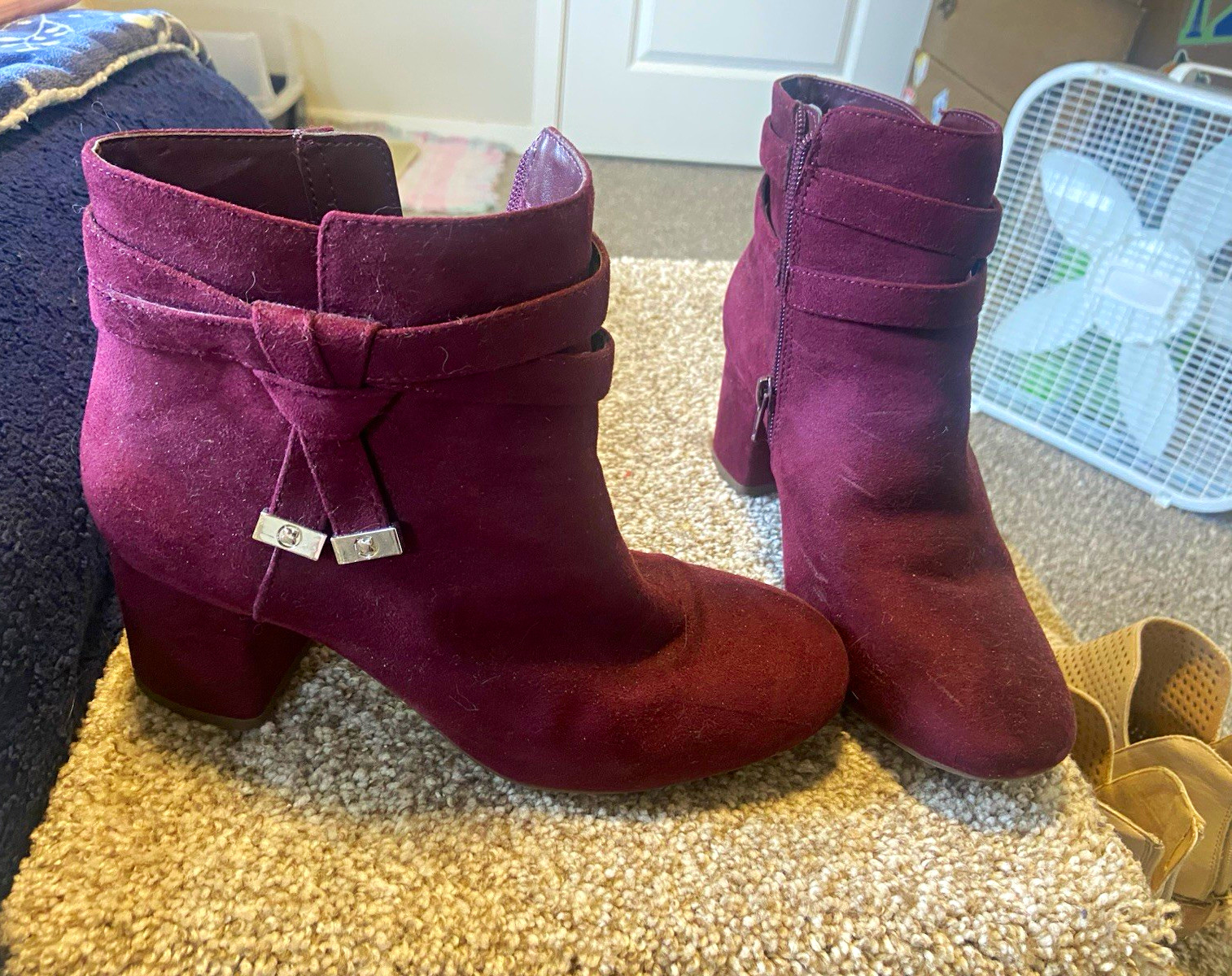 Kelly & Katie Women’s Burgundy Suede Ankle Bootie Pointed Toe Zip Size 8