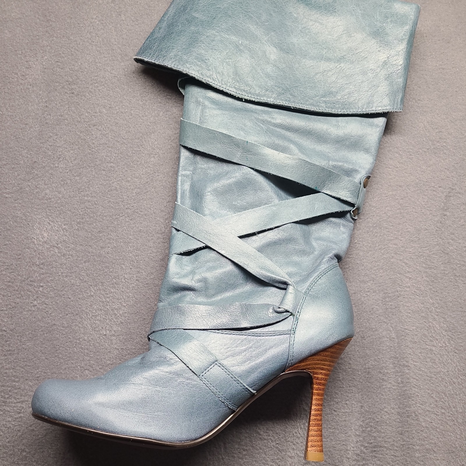 NaNa 3 1/2″ high Heel Soft Leather Boots 8 Green Straps Cuff. street style