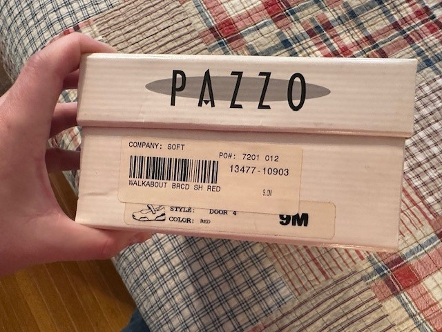 Pazzo US Size 9 Medium Red Walkabout Flat Shoes