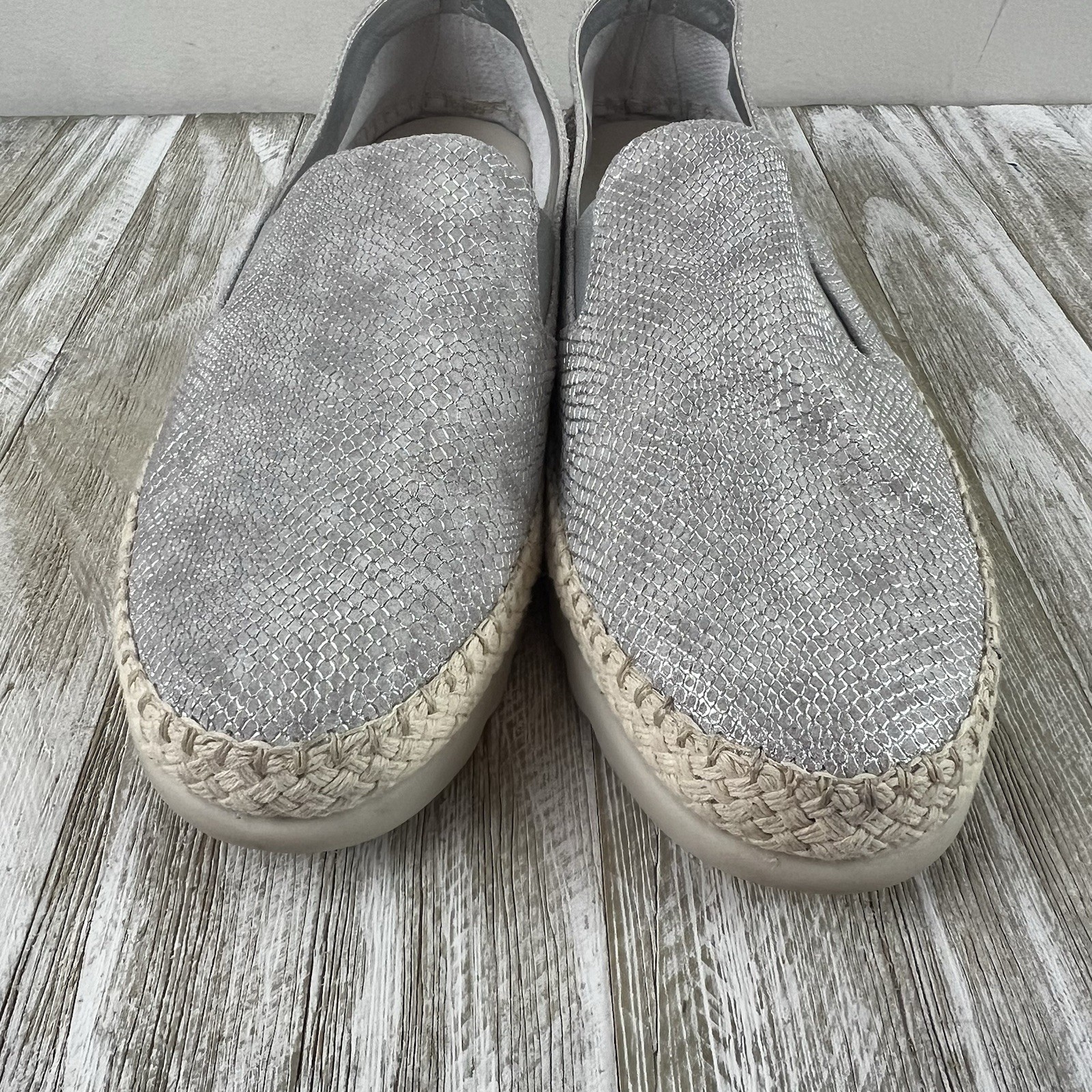 The FLEXX Shoes CHAPPIE Silver Milos Loafers Snakeskin Embossed Espadrille 9.5