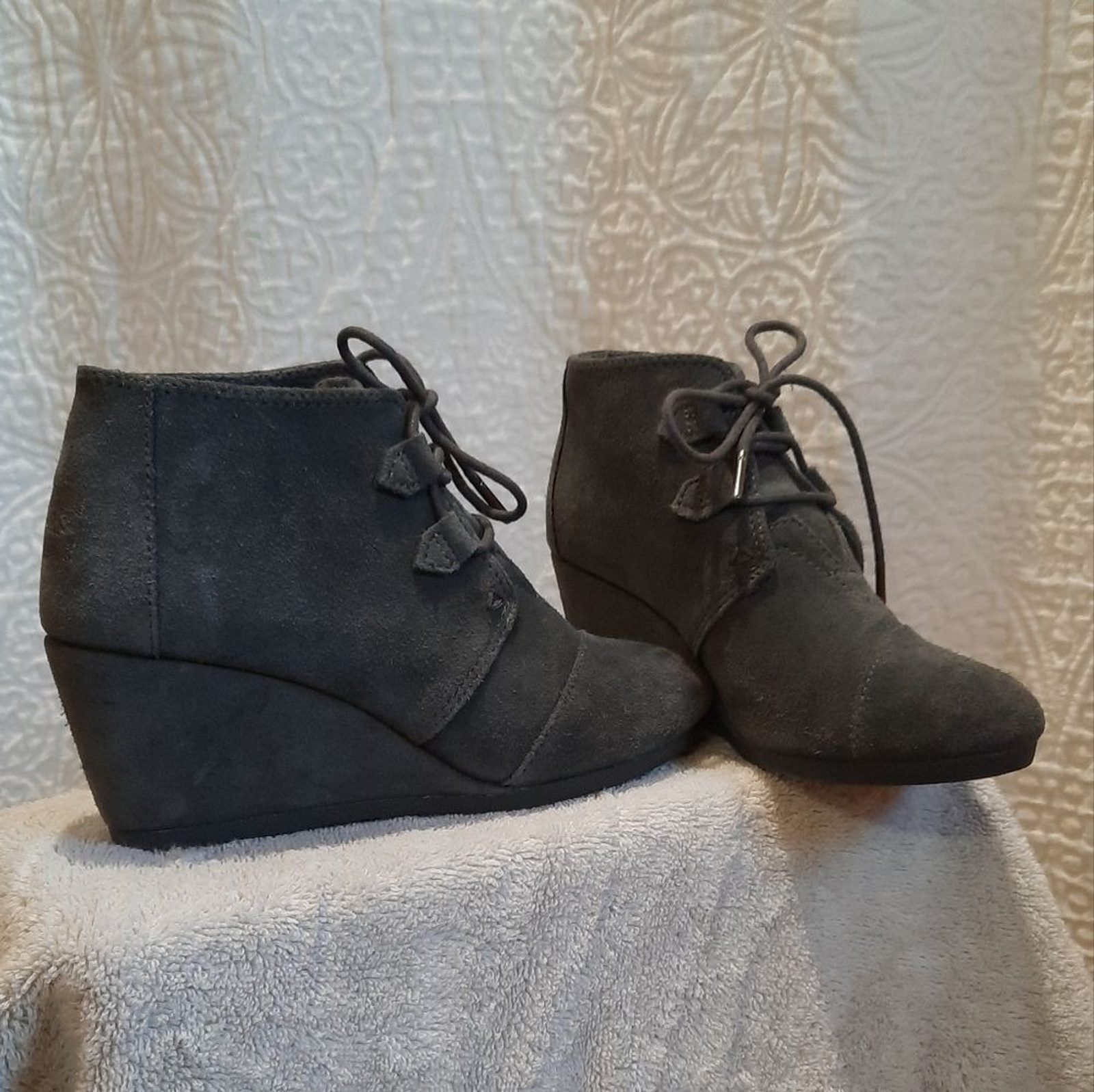 Tom’s Booties Womans 6 Gray Kala Suede Wedge Classic Outdoor Party Casual Boho