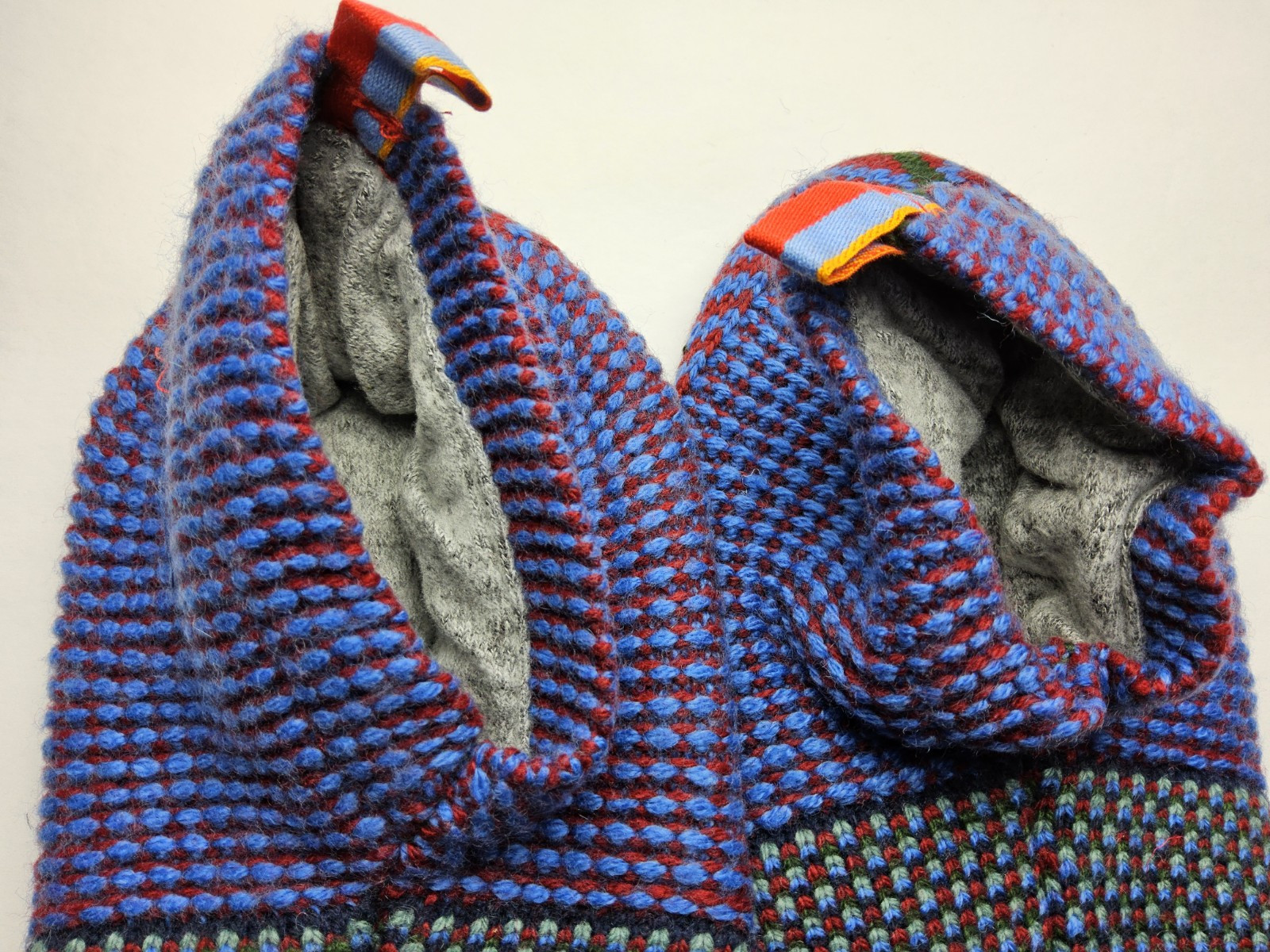 Bombas Gripper Slippers House Shoes Socks Size M (M 7-9.5, W 9-11.5)
