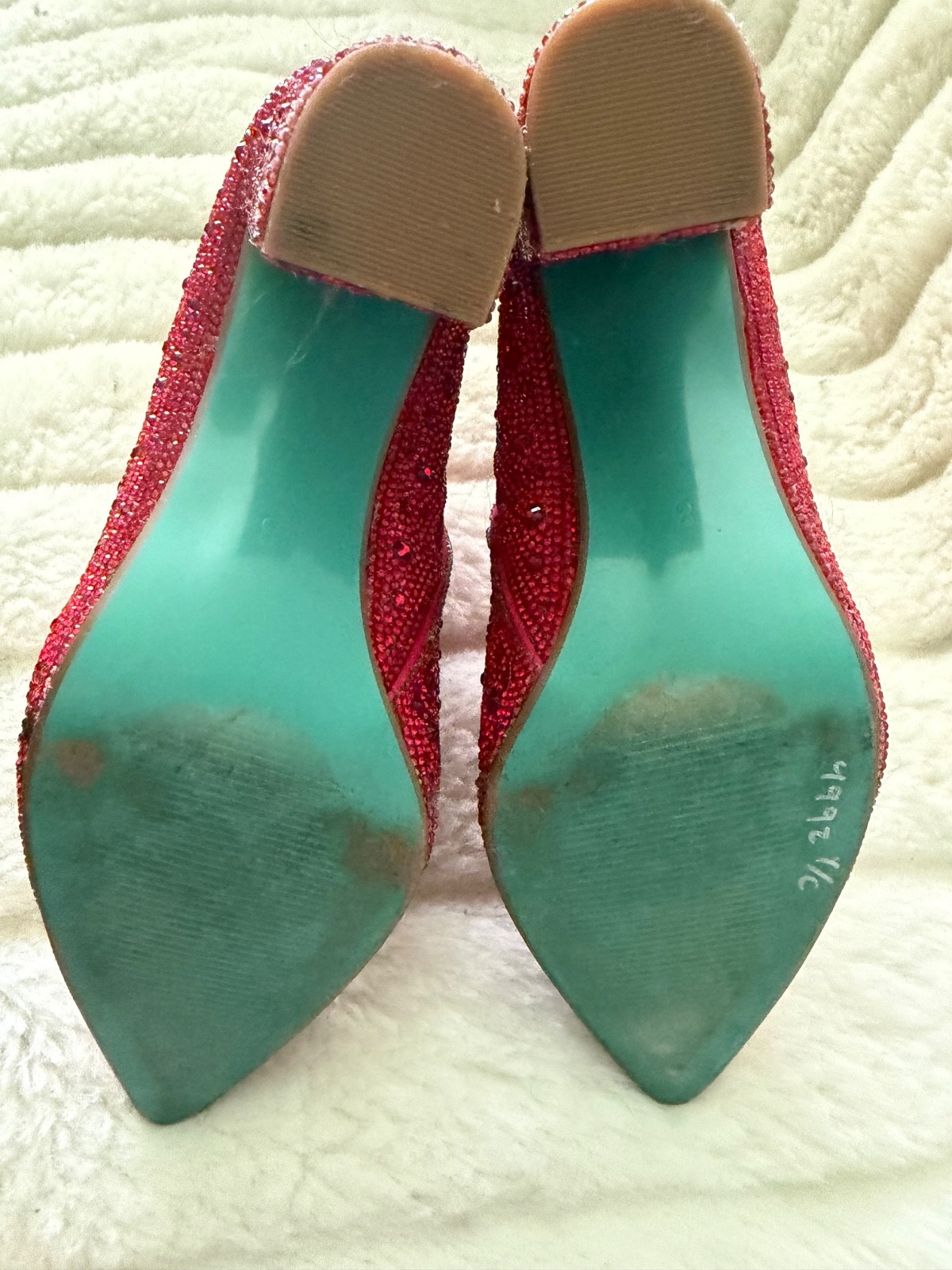 BETSEY JOHNSON SIZE 8 Red Beaded Sparkle Pointed Covered Block Heel Side Zip