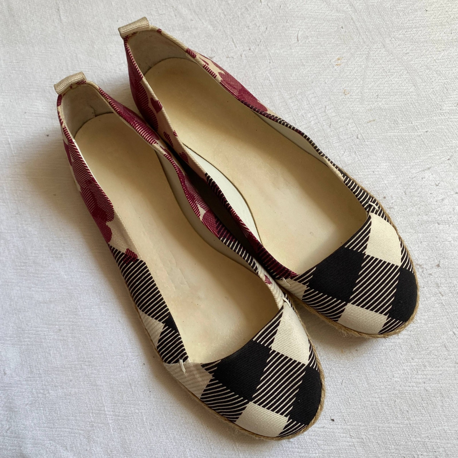 Burberry Heart Nova Check Pattern Printed Espadrille Canvas Flats sz us 8 eu 38