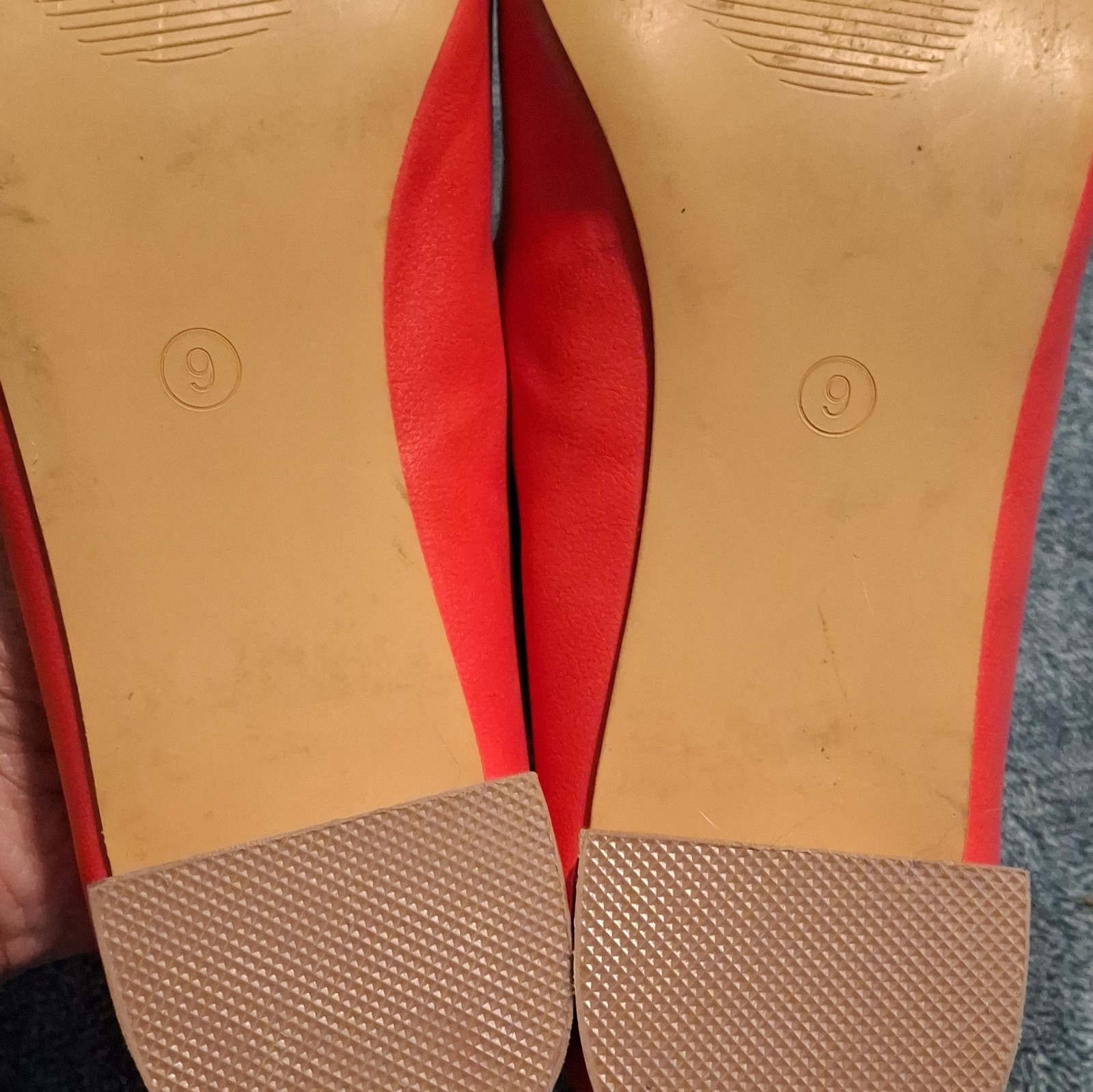 Journee Collection Red Scalloped Block Heel Pumps Round Toe Slip-On 9 Standard