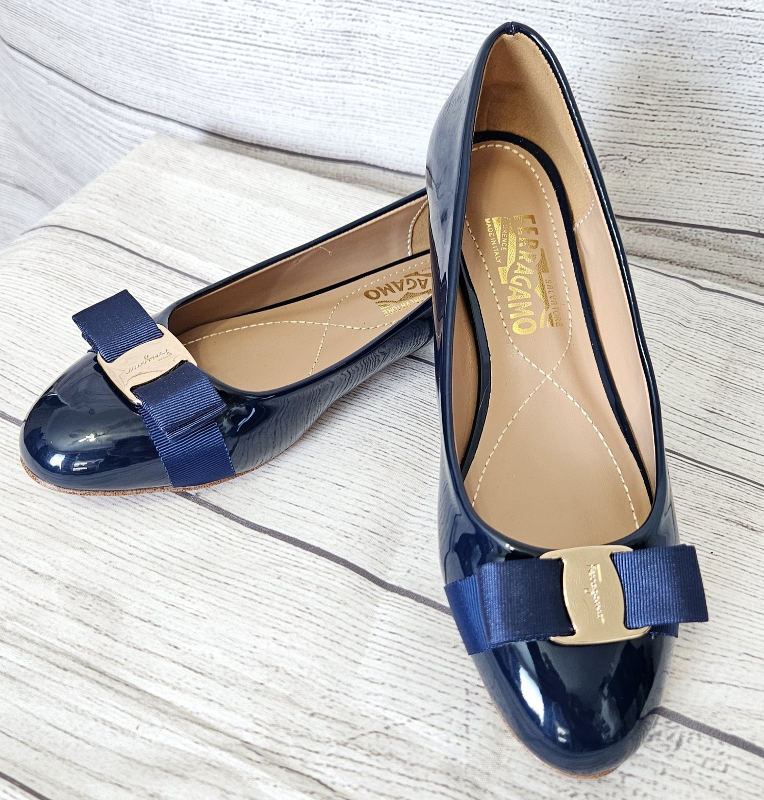 Salvatore Ferragamo Women’s Blue Patent Leather Bow Slip-On Ballet Flats 7.5/240