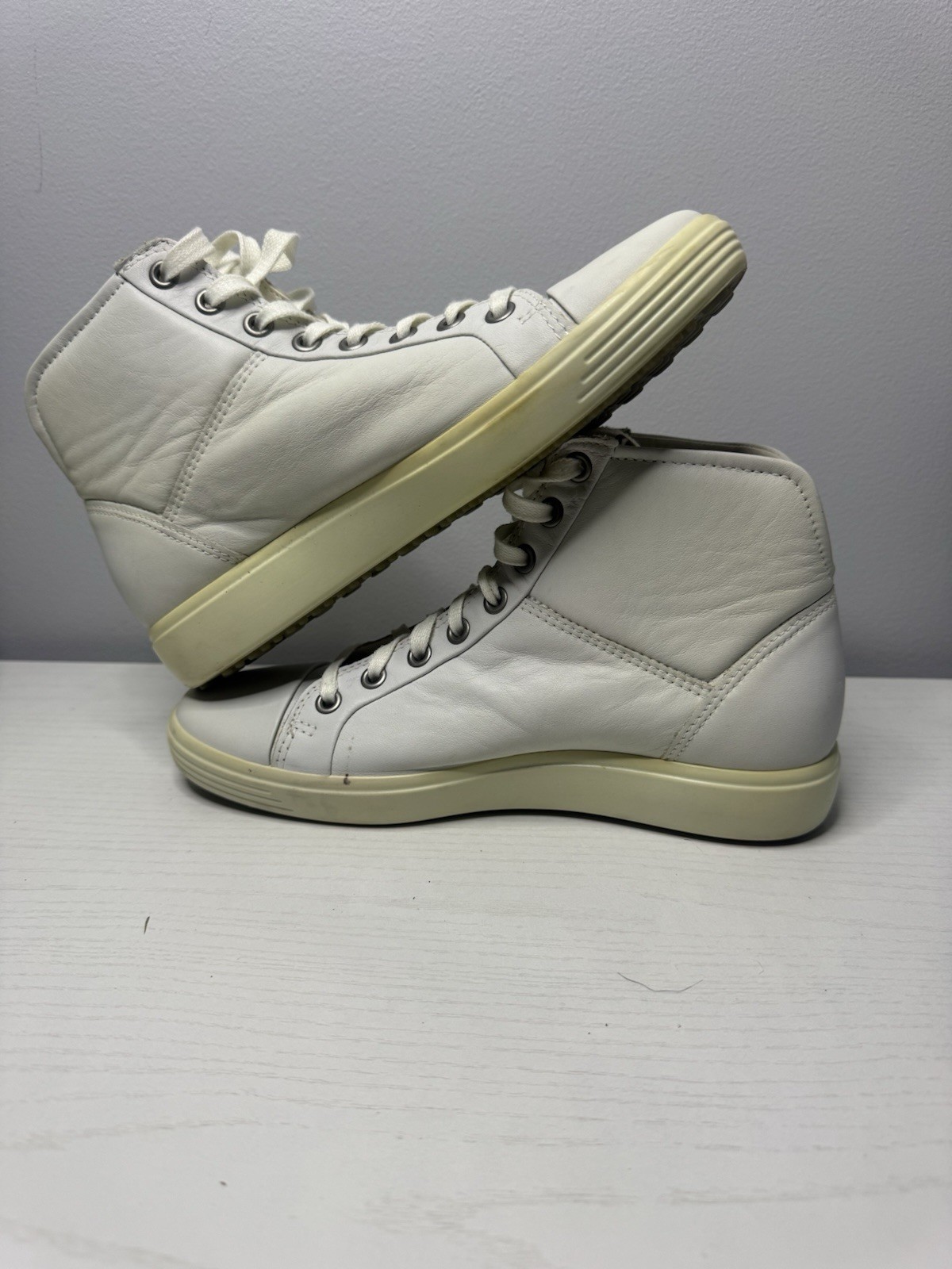 ECCO Soft 7 High Top Sneakers White Leather Lace Up Women’s EU 36 US 5